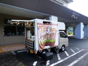 伊東の丘に来てくれたクレープ屋さん