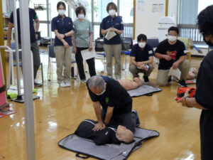 駿東伊豆消防本部ワークショップから指導員による指導の様子