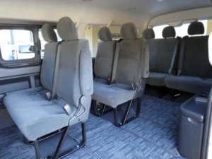１０人乗りのハイエース